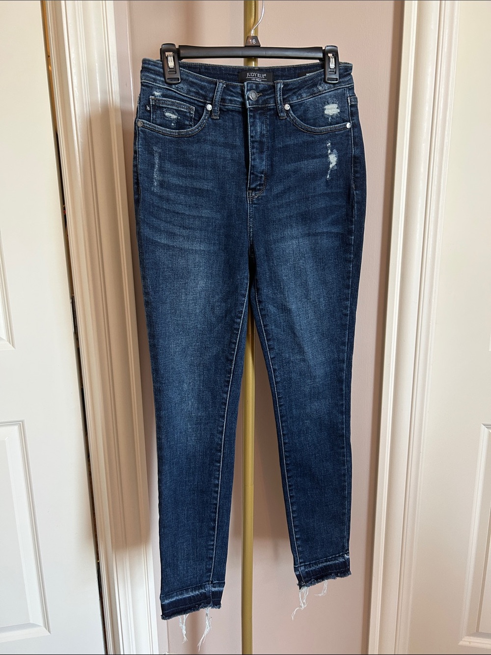 NWOT Judy Blue Skinny Jeans(size 29) - Picture 2 of 12